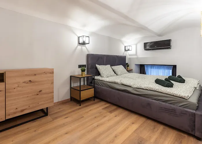Parliament Dream Apartment!